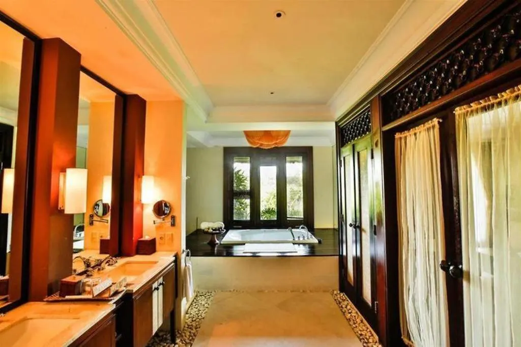 Anhera Suite & Spa Ubud 4*,